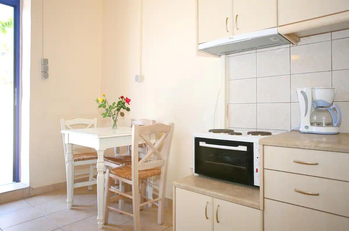 On The Beach Apartments Хора-Сфакіон Екстер'єр фото