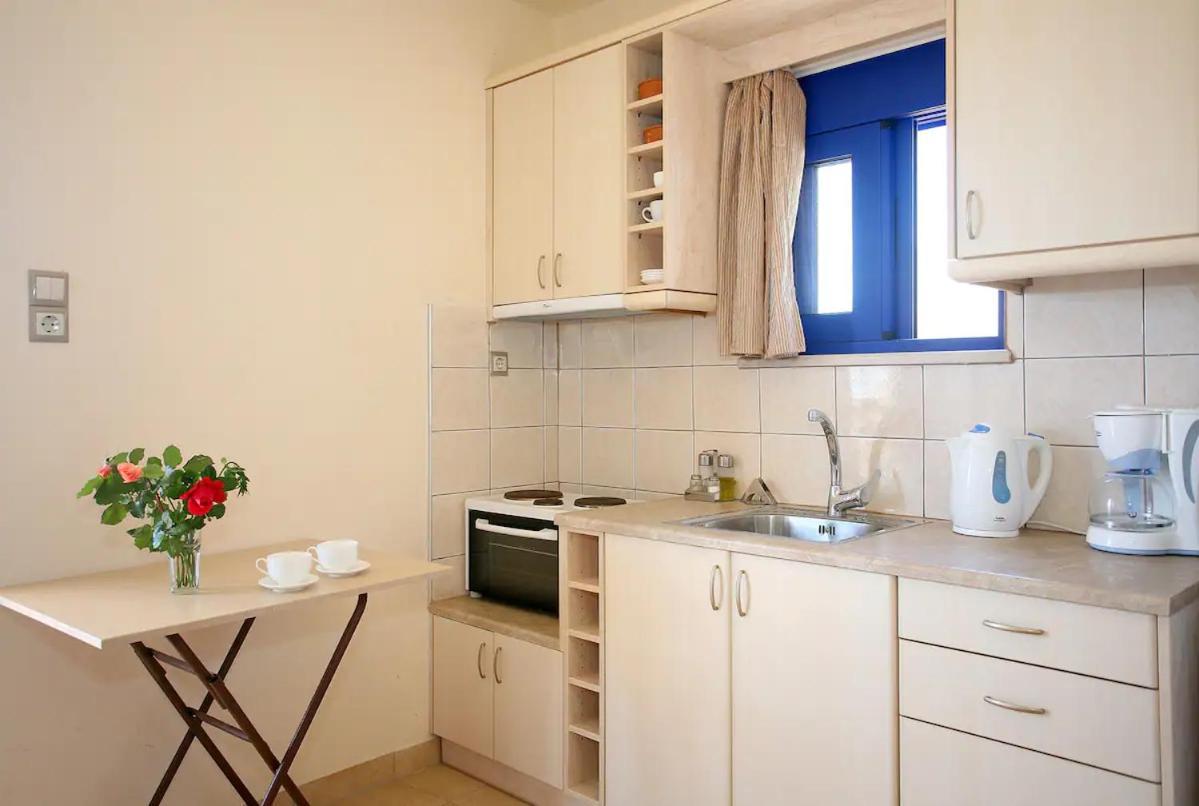 On The Beach Apartments Хора-Сфакіон Екстер'єр фото
