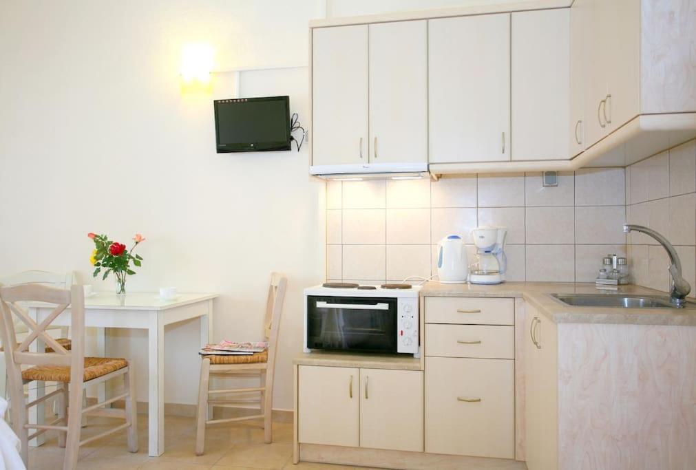 On The Beach Apartments Хора-Сфакіон Екстер'єр фото